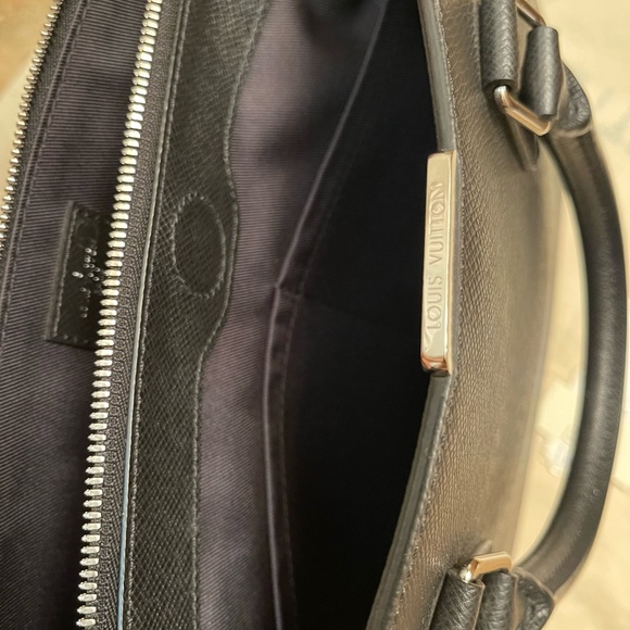 Louis Vuitton Briefcase, Anton Taiga Leather - Picture 12 of 16